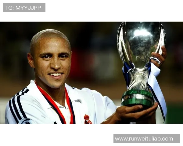 中国足球球星盘点与历史排名前十的杰出球员回顾与分析