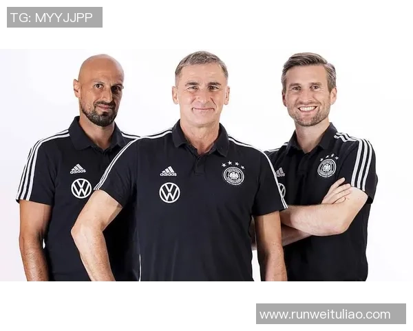 德国17号足球球星所属俱乐部解析与其职业生涯发展轨迹 德国17号足球球星所属俱乐部解析与其职业生涯发展轨迹