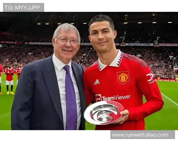 曼联历史上五位最具影响力的足球巨星及其传奇表现分析