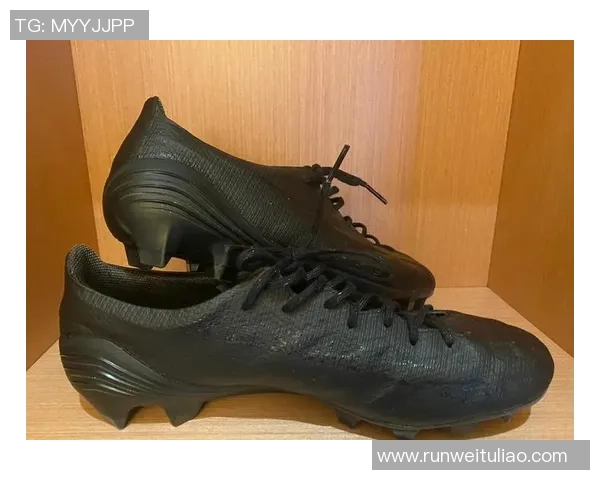 球星联名足球鞋大集合，探索顶级球员独特设计与专属风格