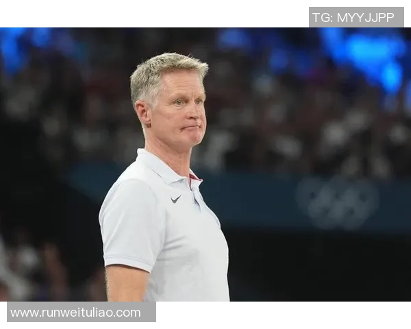 短腿球星意外受伤赛场风云突变球队命运悬于一线令人揪心 短腿球星意外受伤赛场风云突变球队命运悬于一线令人揪心