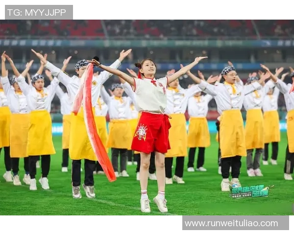 粉丝激动偶遇足球巨星现场互动引发全场热烈欢呼