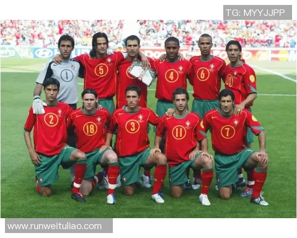 聚焦世界顶级足球球星纵览他们的辉煌生涯与传奇故事